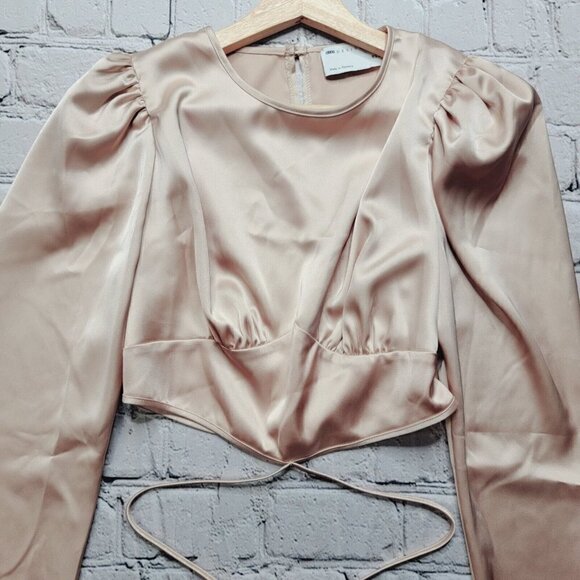 Asos Design Blush Pink Puff Shoulder Satin Wrap Waist Crop Top Size US 6 - Picture 2 of 13